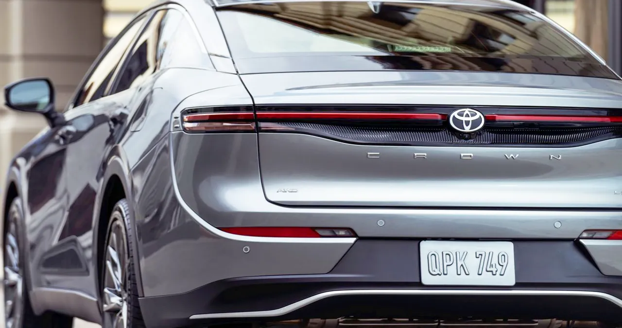 크라운 크로스오버 / 토요타