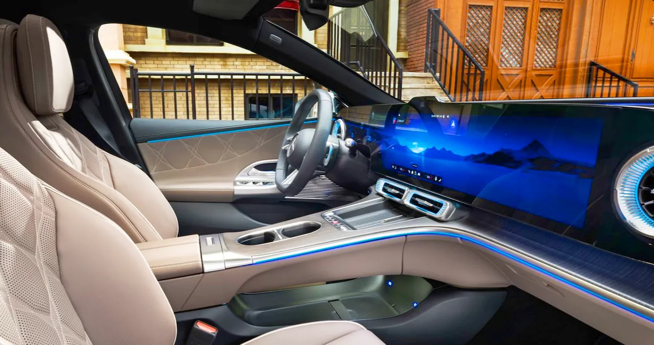 디 올 뉴 일렉트릭 C 클래스 실내 / 벤츠