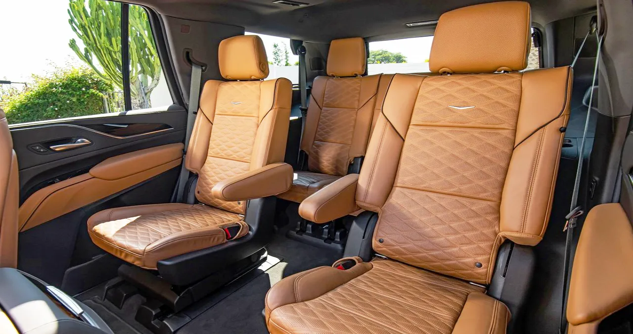 에스컬레이드 실내 / 캐딜락