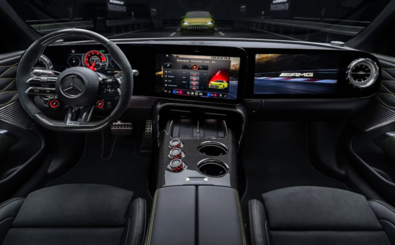 AMG GT 4-도어 쿠페의 실내 모습. /사진=메르세데스-벤츠