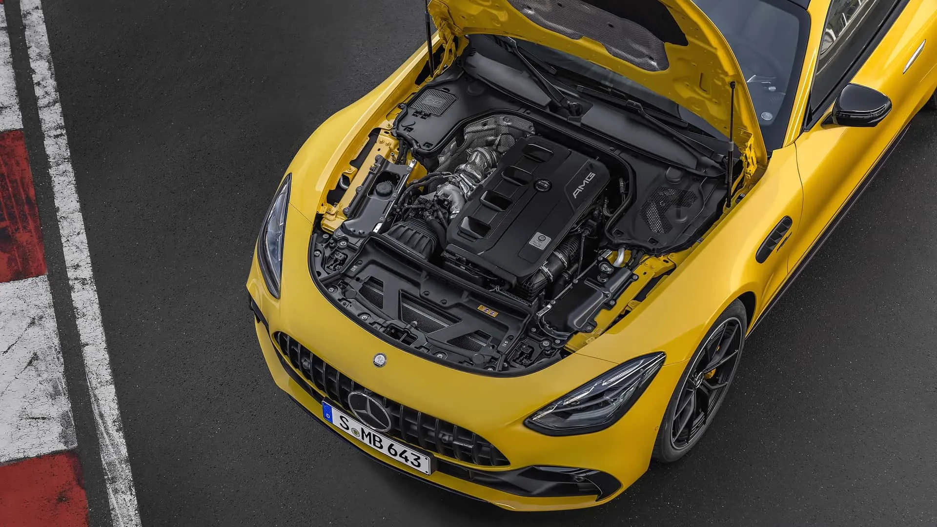 메르세데스-벤츠 AMG GT 43,  직렬 4기통 2.0리터 최고출력 421마력, 최대토크 51kgf·m