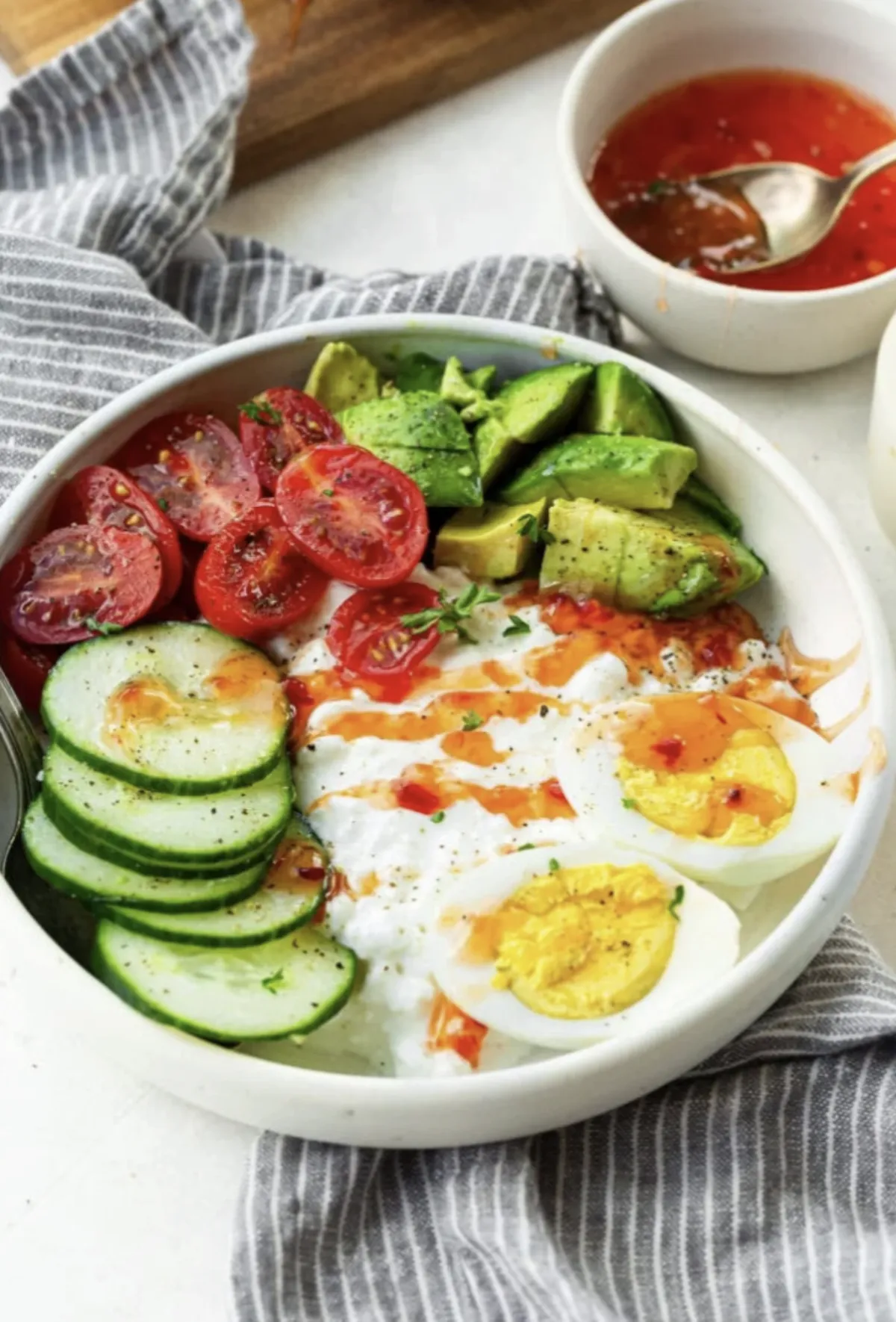 사진 : 삶은계란,요거트,방울톱=마토 / 생성형이미지