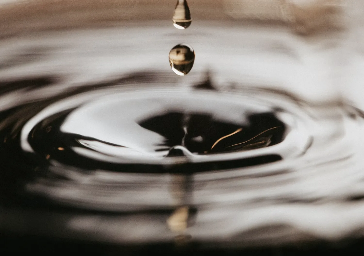 사진 : 물 / unsplash.com