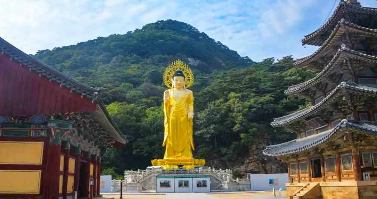 법주사 거대 청동불 / 사진=한국관광콘텐츠랩