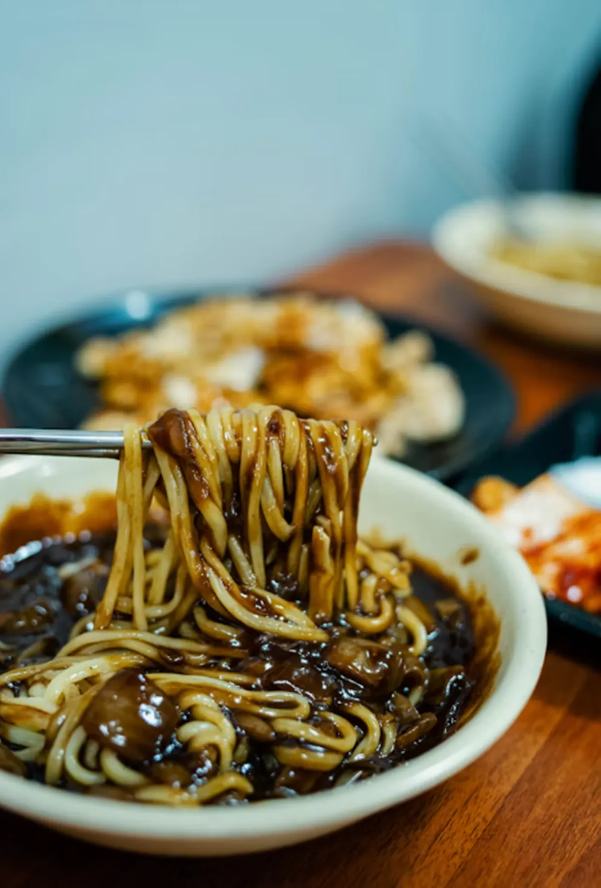 사진 : 짜장면 / 생성형 이미지