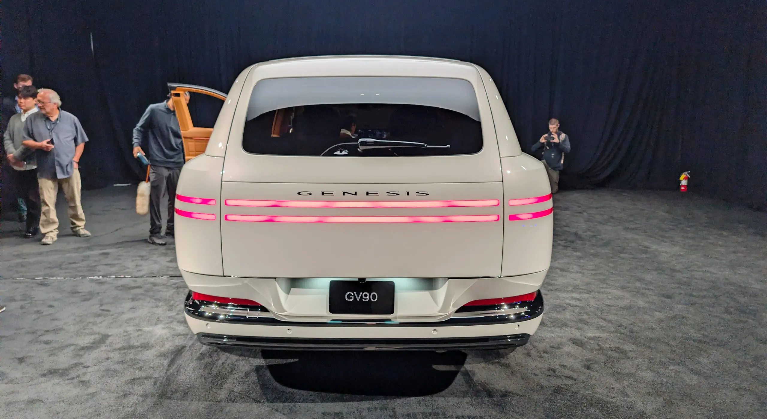 < 제네시스 GV90, 출처 : carscoops >