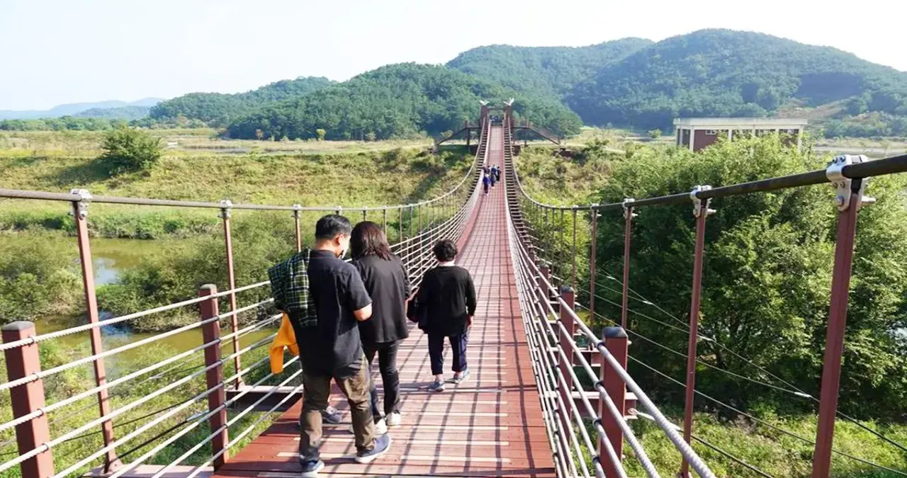 우포늪 출렁다리 / 사진=창녕여행