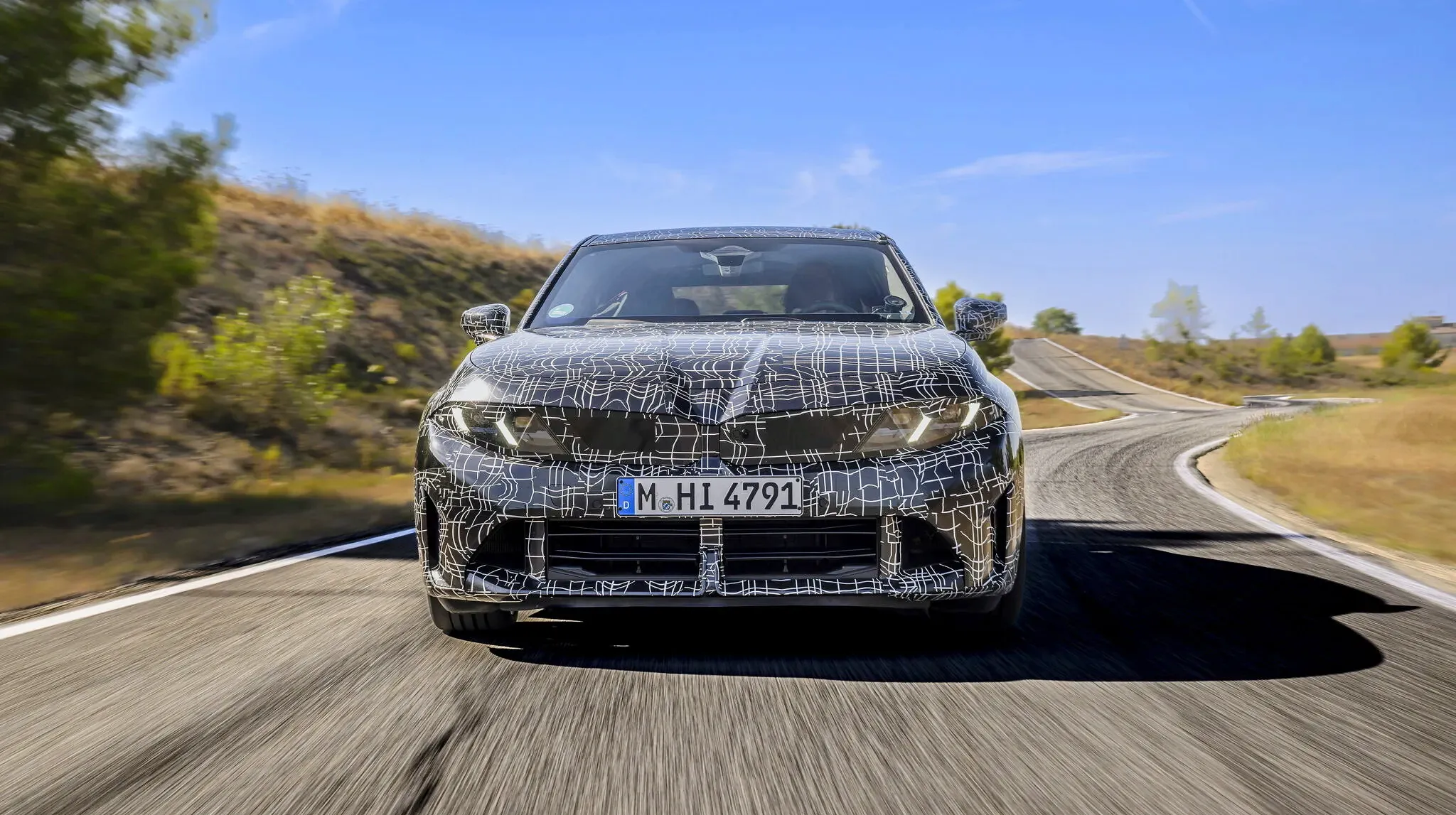 < BMW M350 xDrive 스파이샷, 출처 : carscoops >