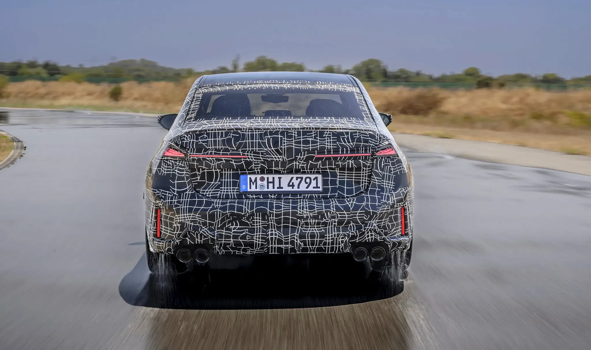 < BMW M350 xDrive 스파이샷, 출처 : carscoops >