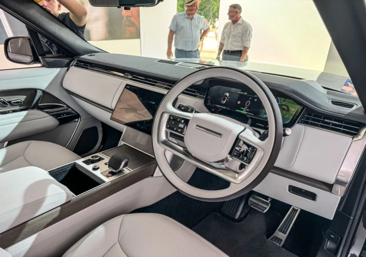 < 레인지로버 일렉트릭, 출처 : topelectricsuv >