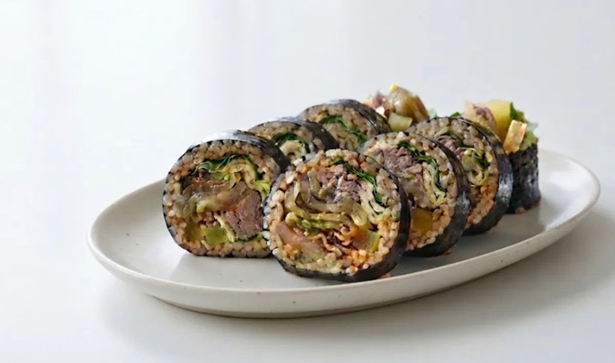 사진 : 참치 묵은지 김밥 / 생성형 이미지