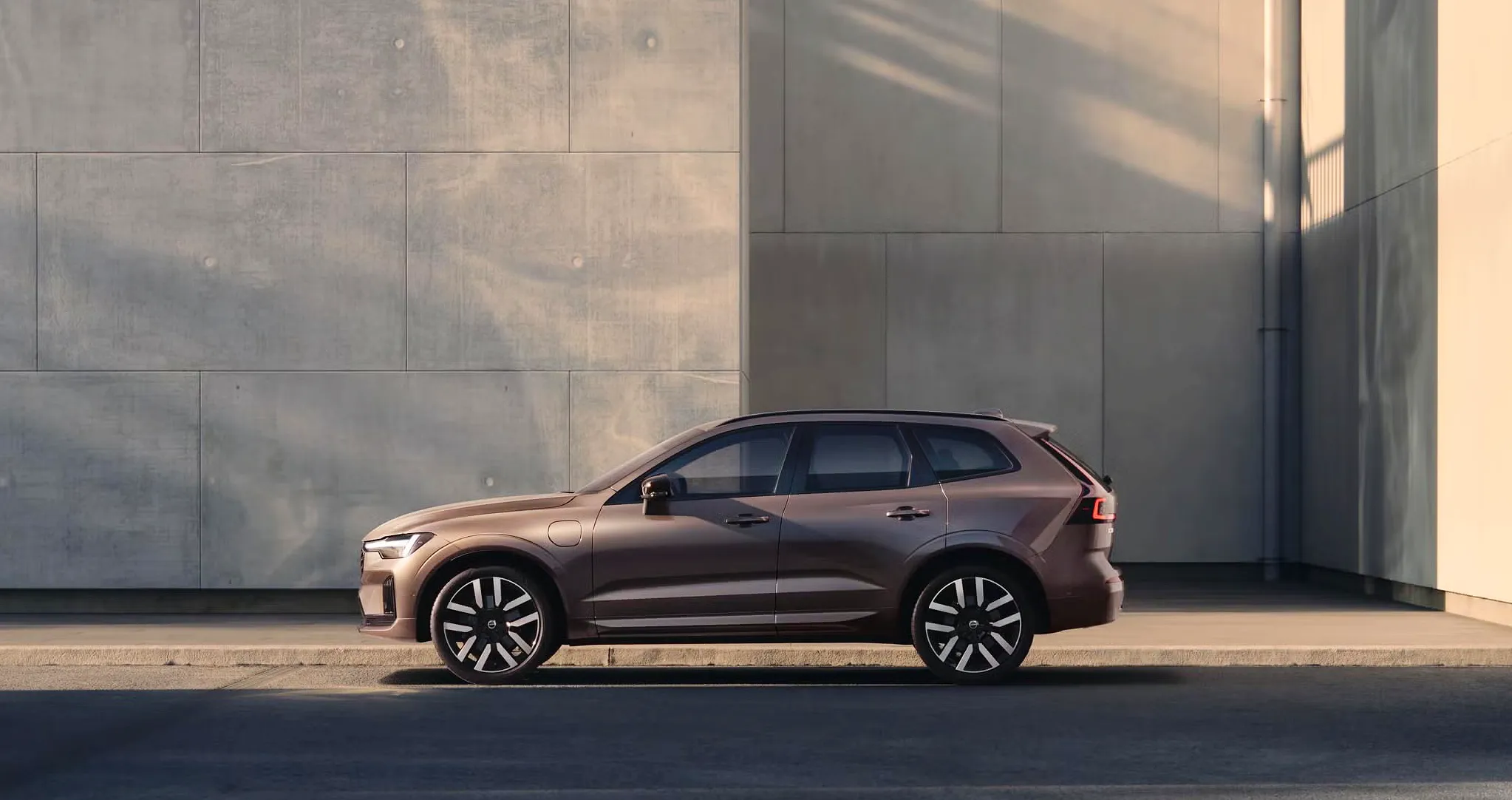 < 2028 볼보 XC60 페이스리프트, 출처 : 볼보 >