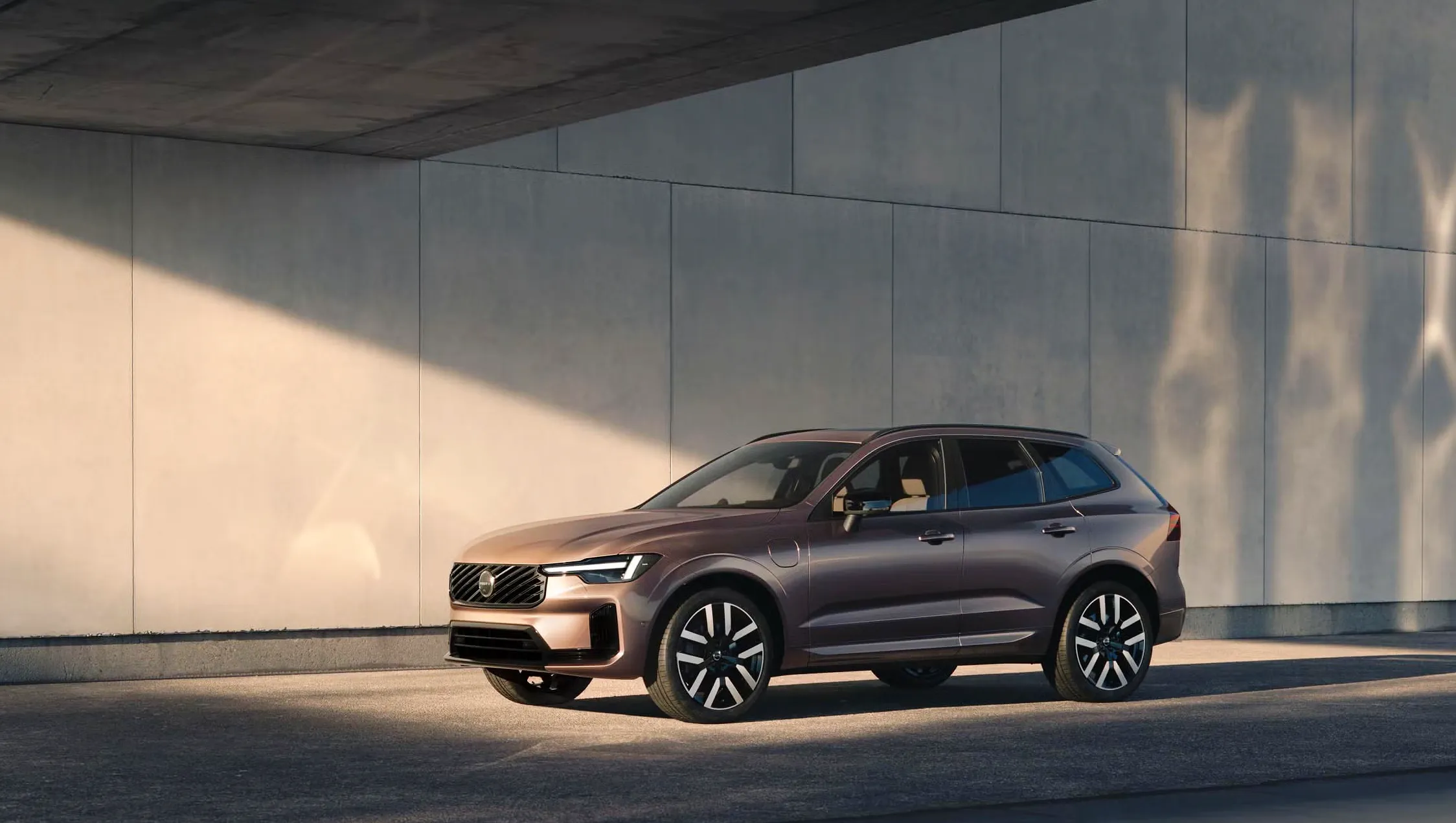 < 2028 볼보 XC60 페이스리프트, 출처 : 볼보 >