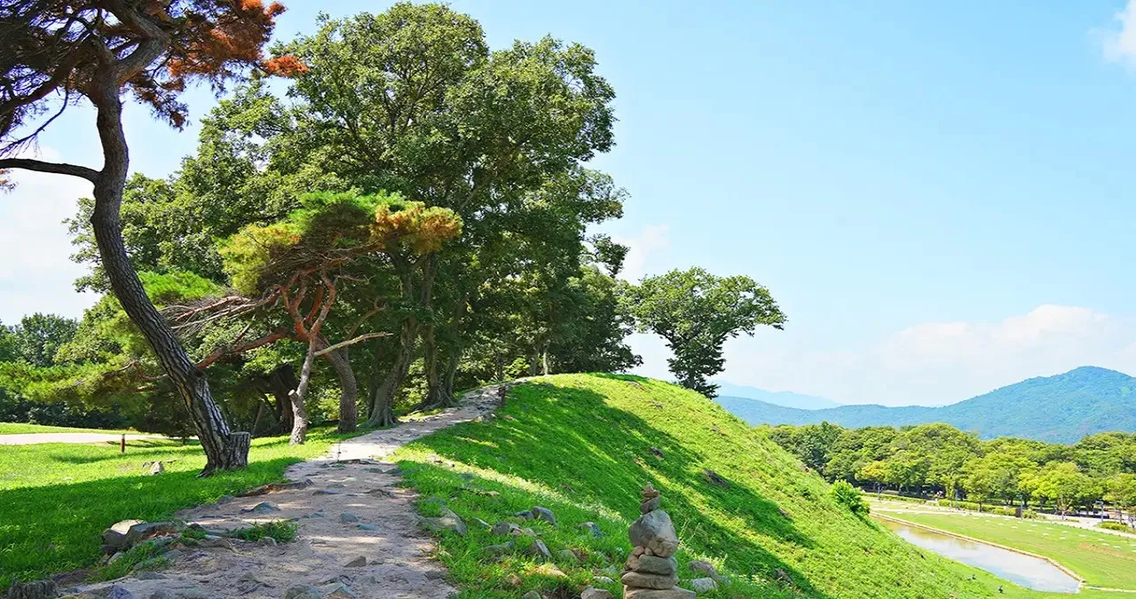 경주 월성 언덕 / 사진=경주문화관광