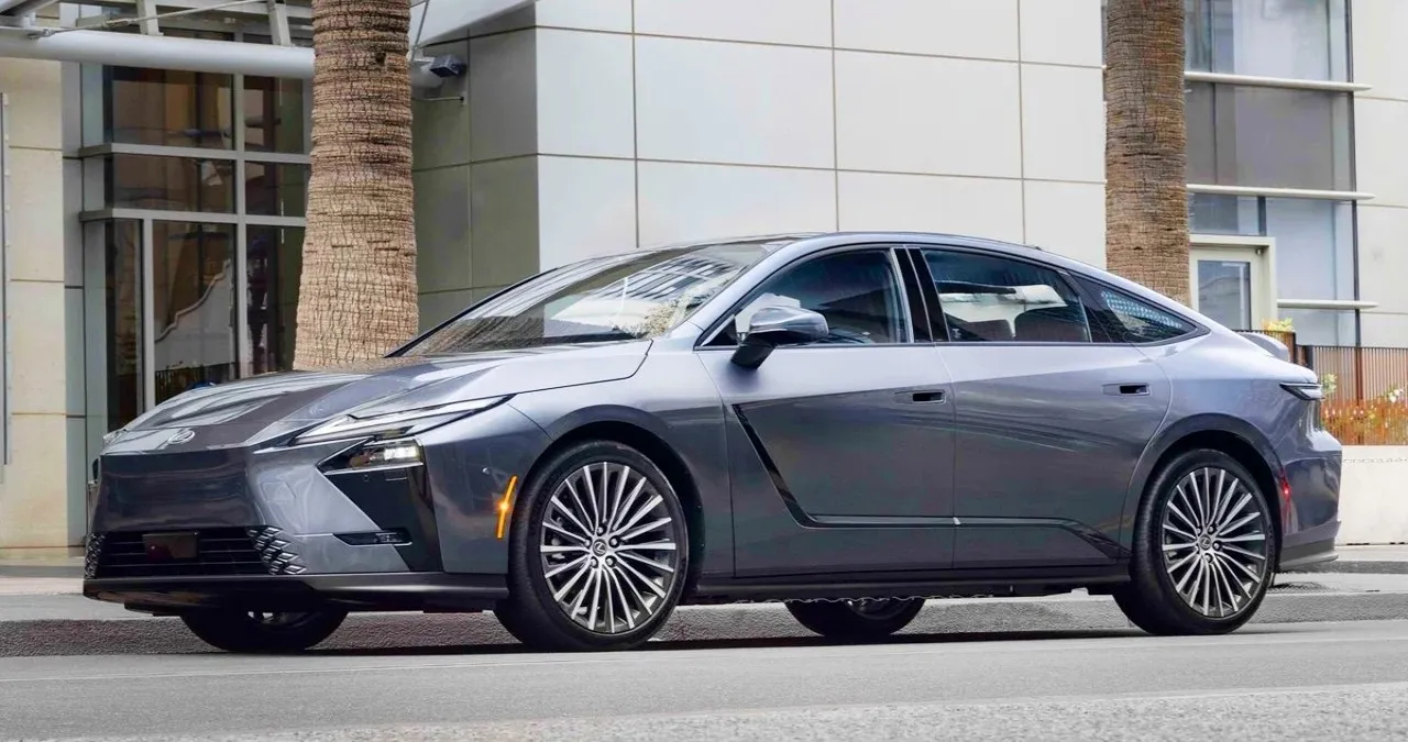 렉서스 ES 350e 측면 (출처=렉서스)