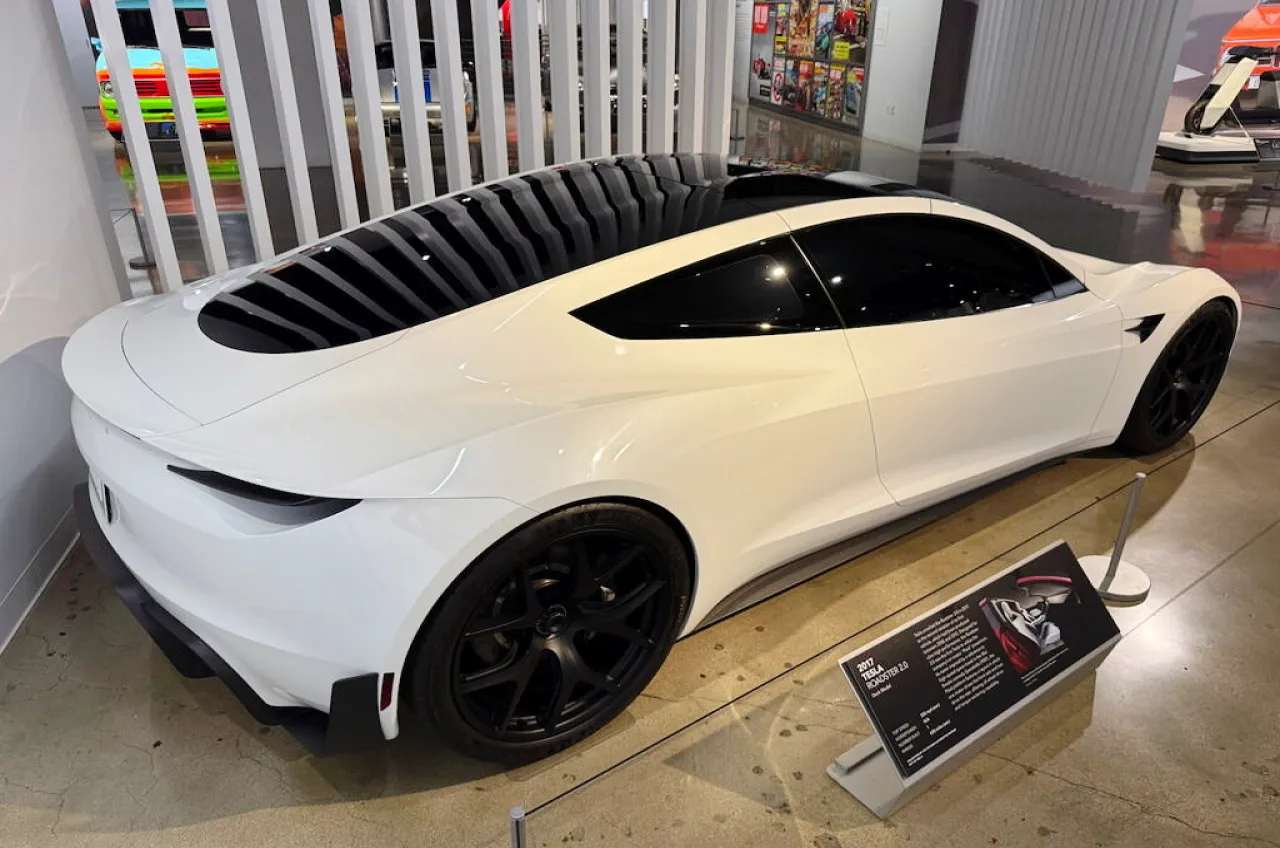 < 테슬라 로드스터, 출처 : topelectricsuv >