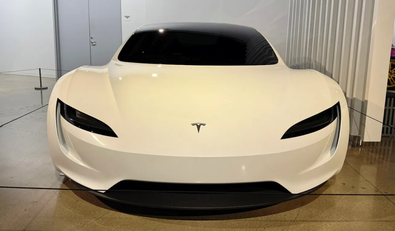 < 테슬라 로드스터, 출처 : topelectricsuv >