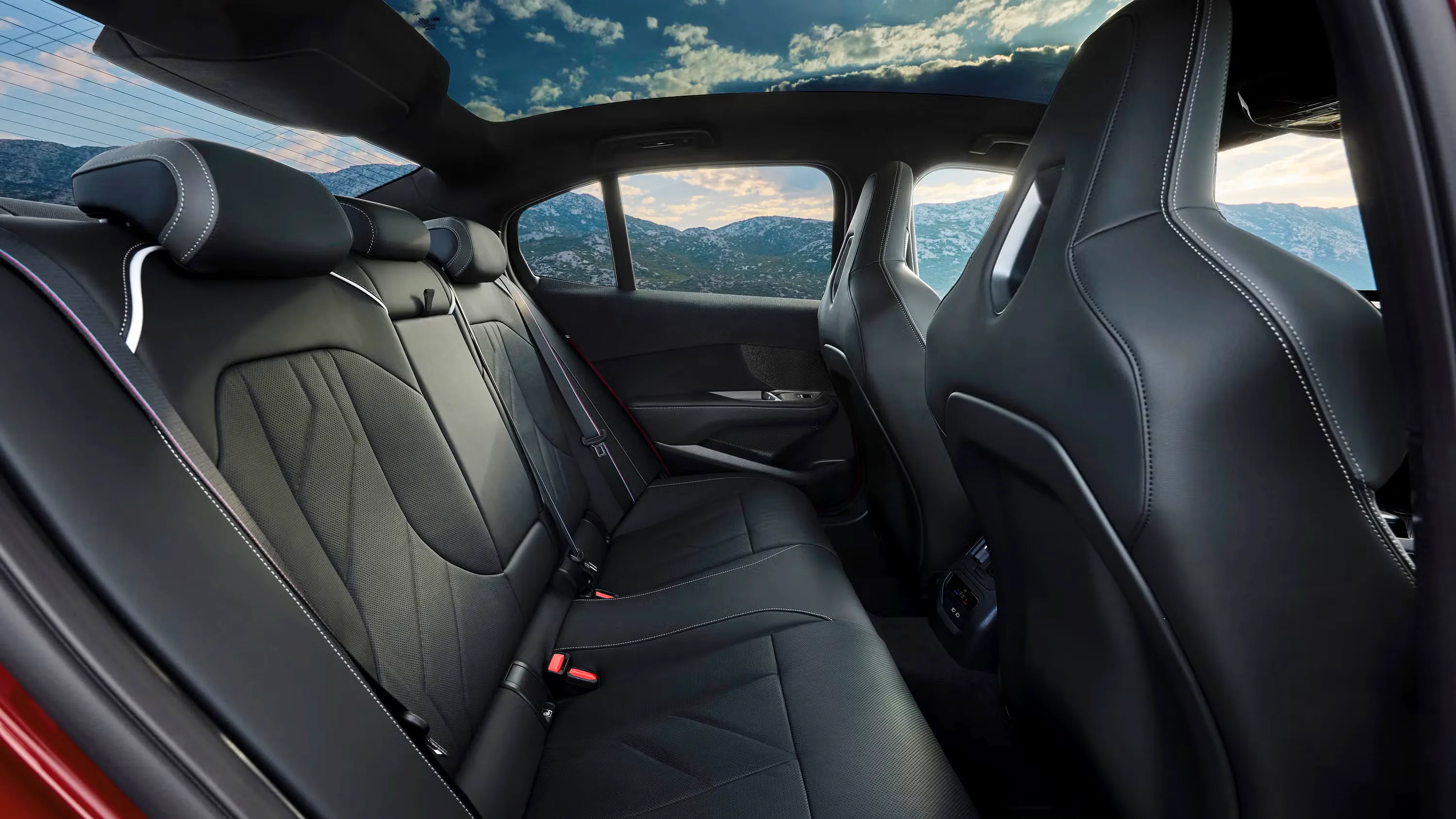 < BMW g50 3시리즈 풀체인지 실내, 출처 : BMW >