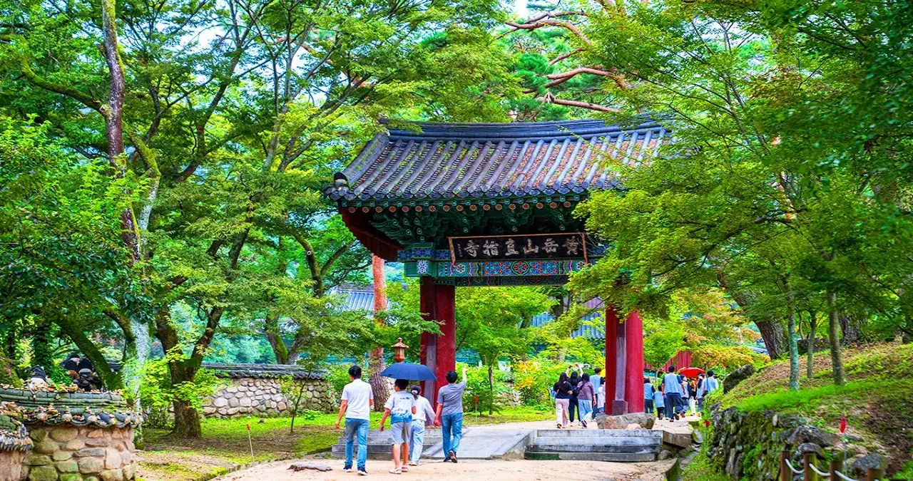 직지사 일주문 / 사진=한국관광콘텐츠랩