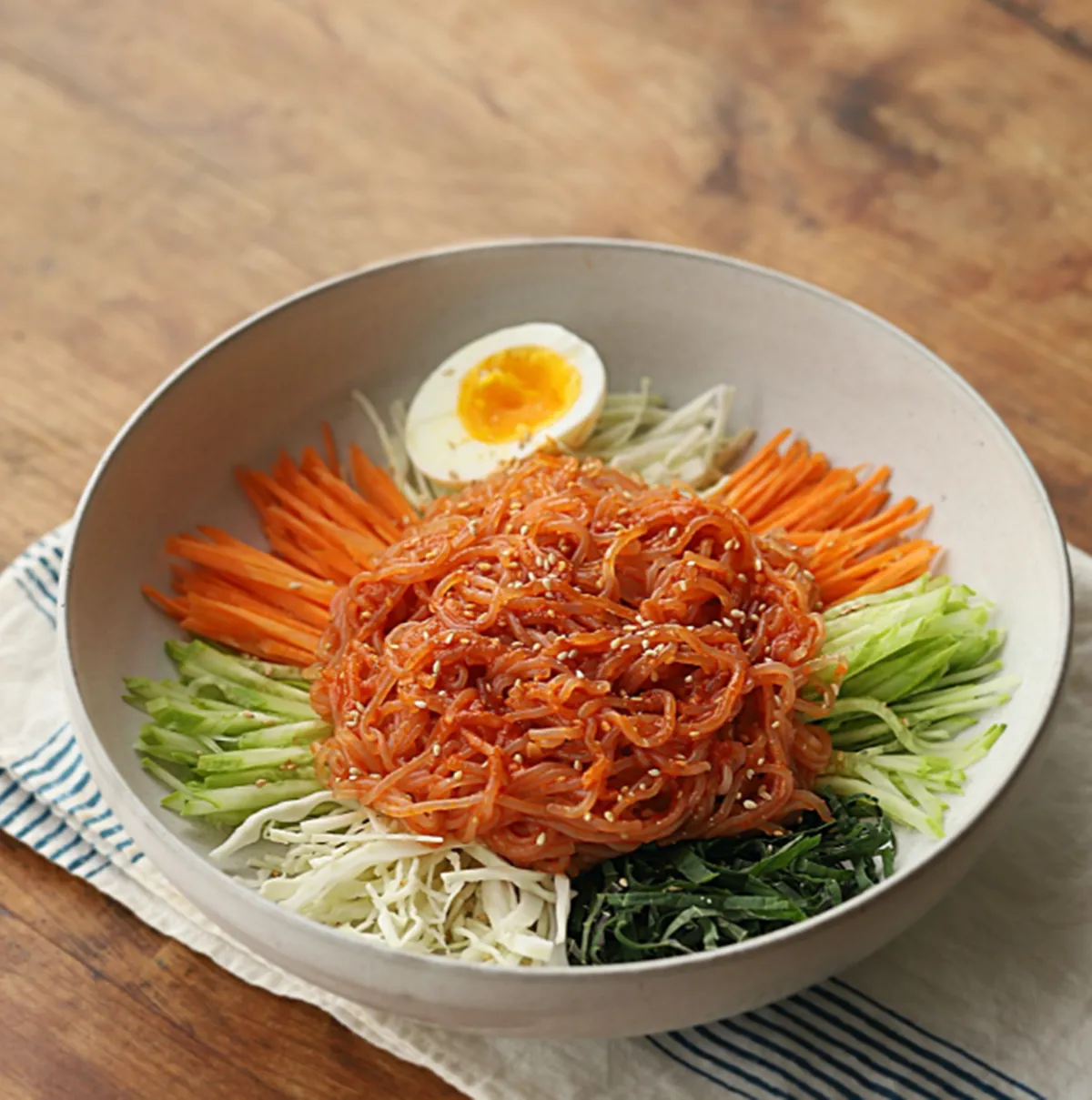 사진 : 곤약 국수 / 생성형 이미지
