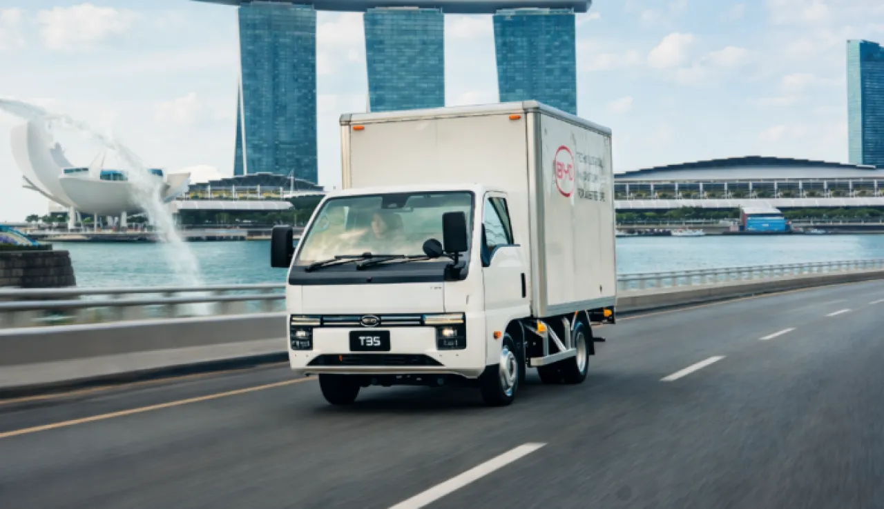 BYD T35 주행 정면
