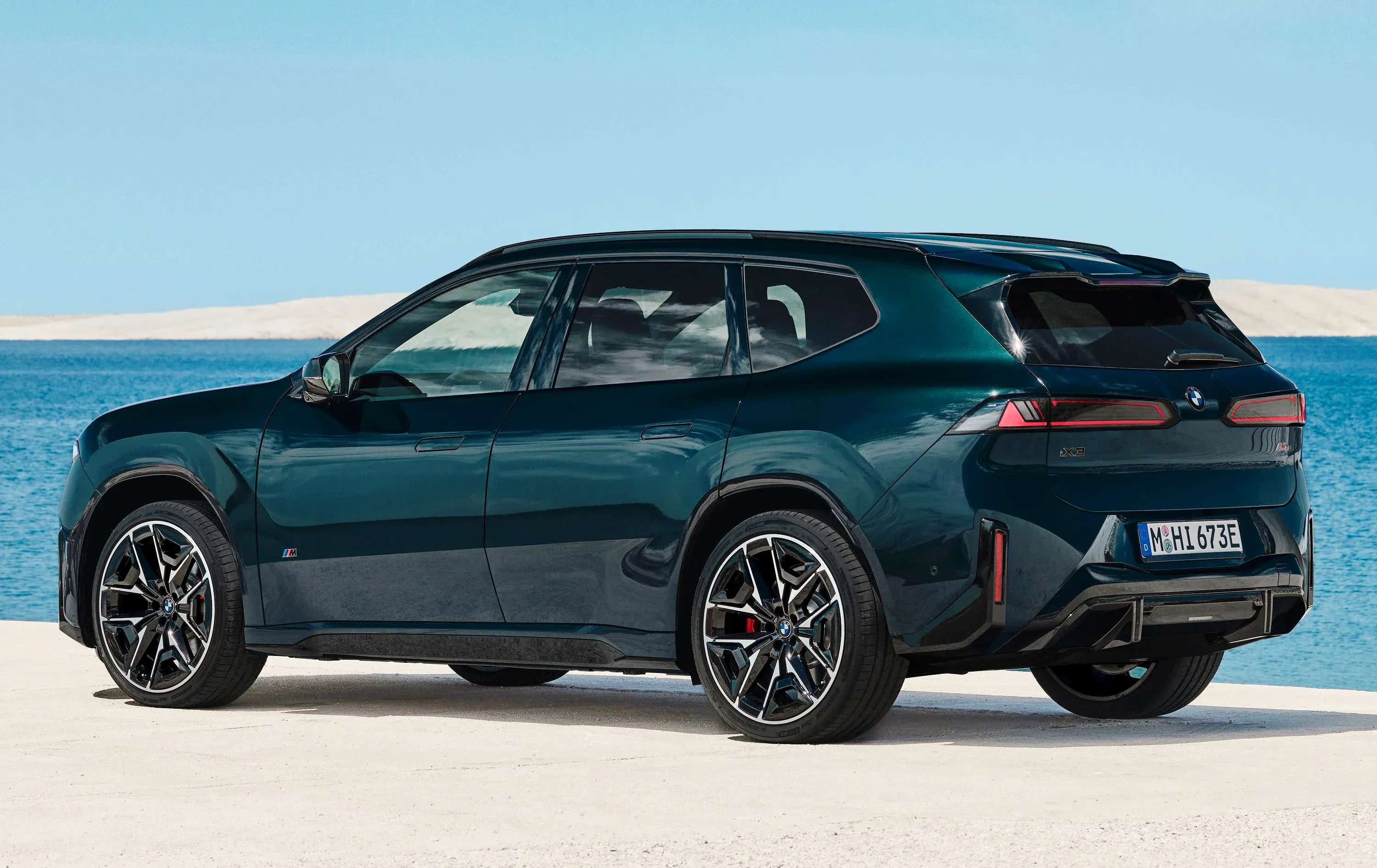 < BMW iX3 M60, 출처 : carexpert >