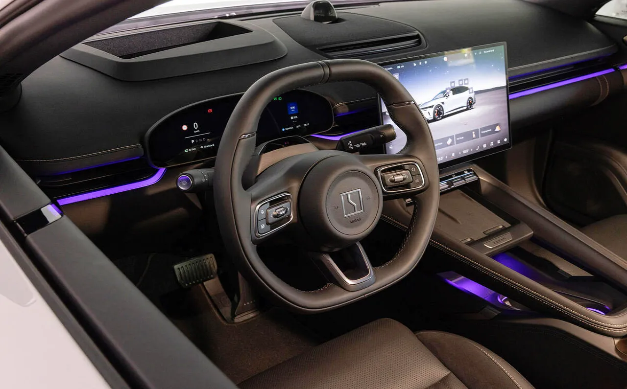 < 지커 7GT 실내, 출처 : autocar >