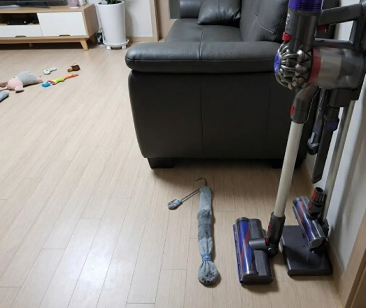 사진 : 옷걸이 양말 / 생성형 이미지