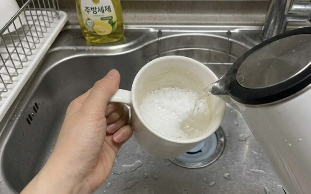 사진 : 베이킹소다,뜨거운 물 / 생성형 이미지