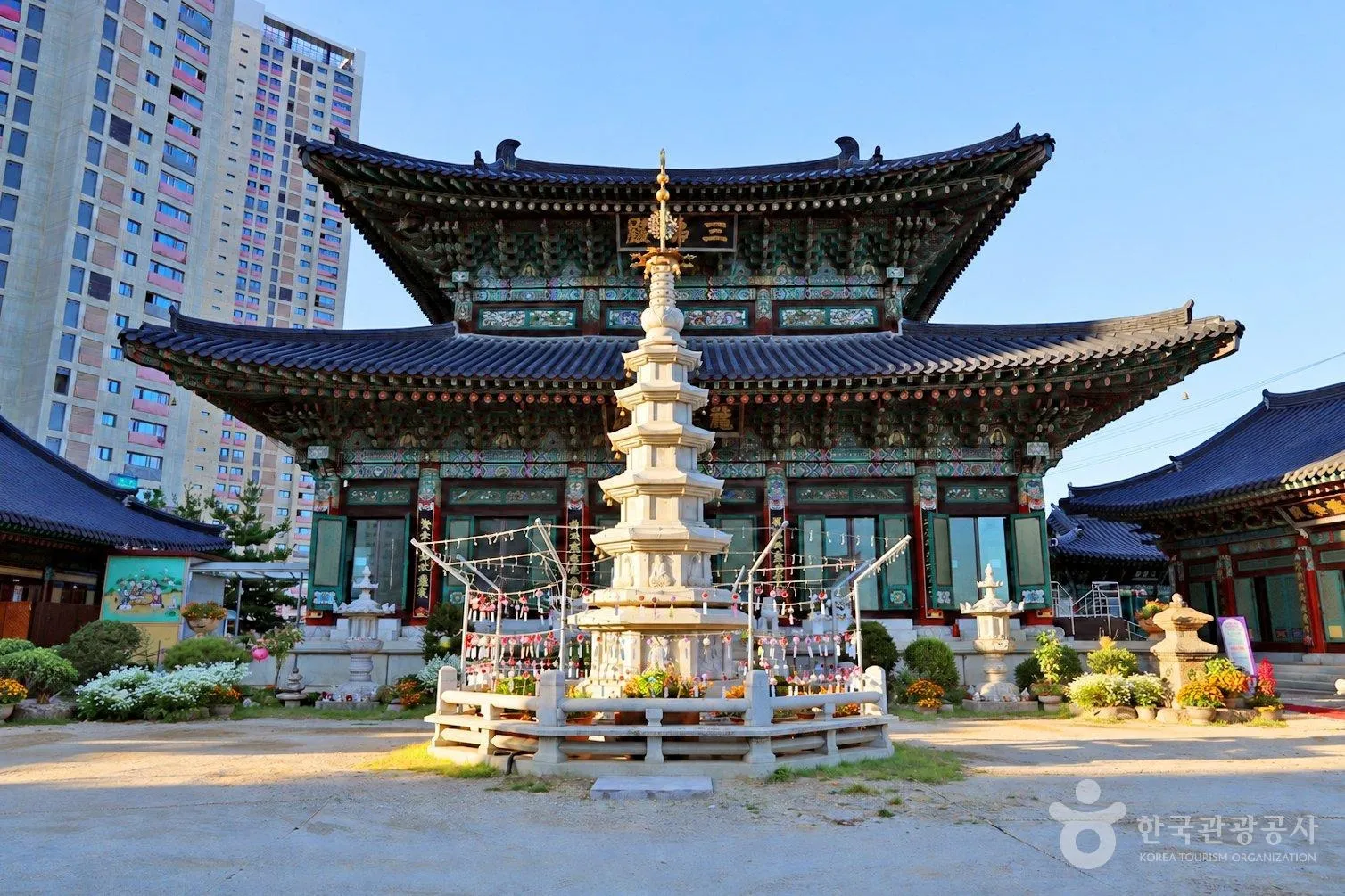 용화사 중앙에 자리한 석탑. 한국관광공사 대한민국 구석구석 홈페이지