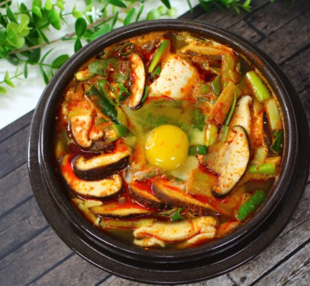 사진 : 표고버섯 들어간 찌개 /  생성형 이미지