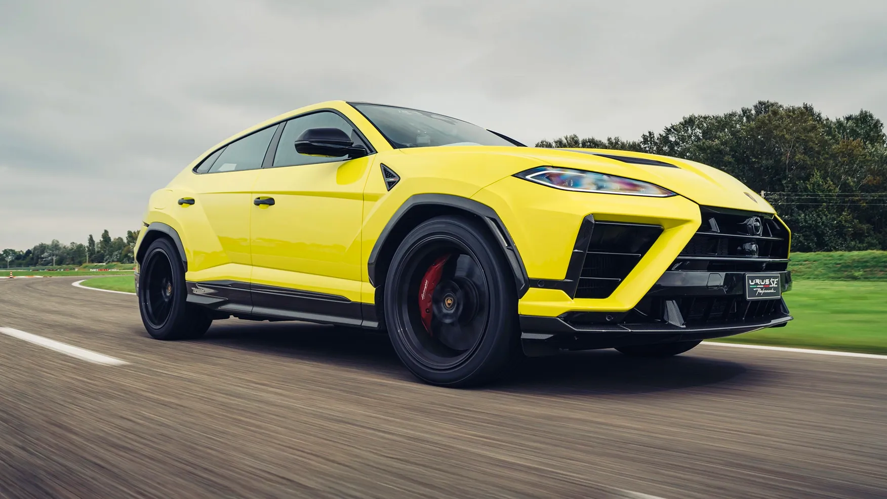 < 람보르기니 우루스 SE 퍼포만테, 출처 : carmagazine >