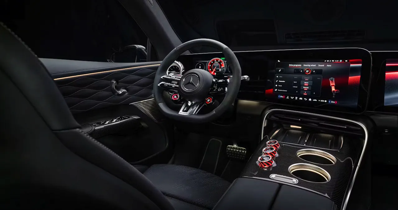 < 벤츠 AMG GT SUV, 출처 : autoexpress >