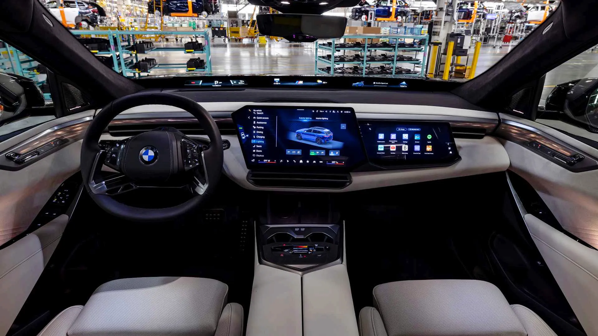 < BMW 신형 X5 풀체인지 실내, 출처 : carbuzz >