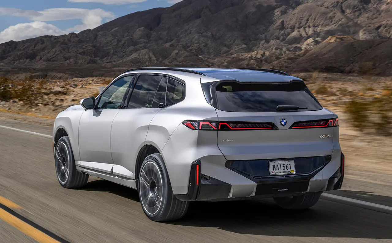< BMW iX5 전기차, 출처 : Autocar >