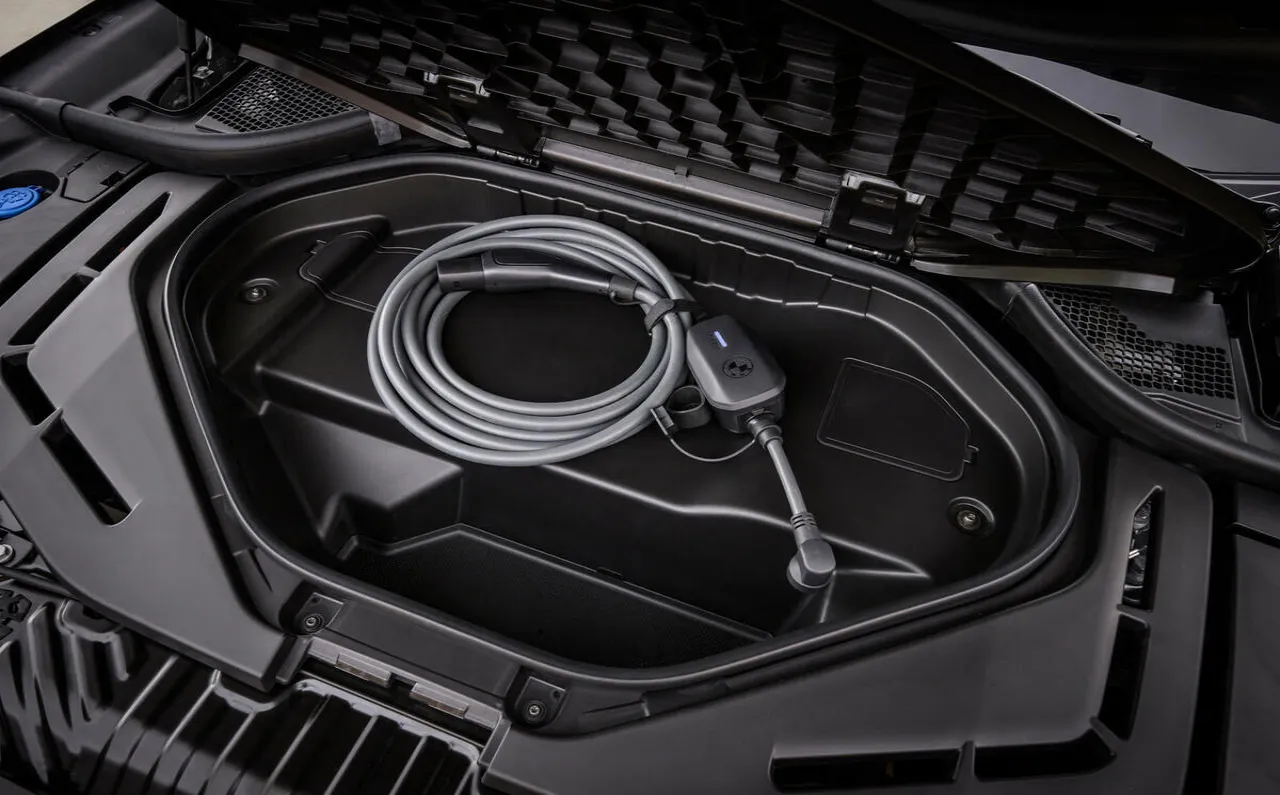 < BMW iX5 전기차, 출처 : Autocar >