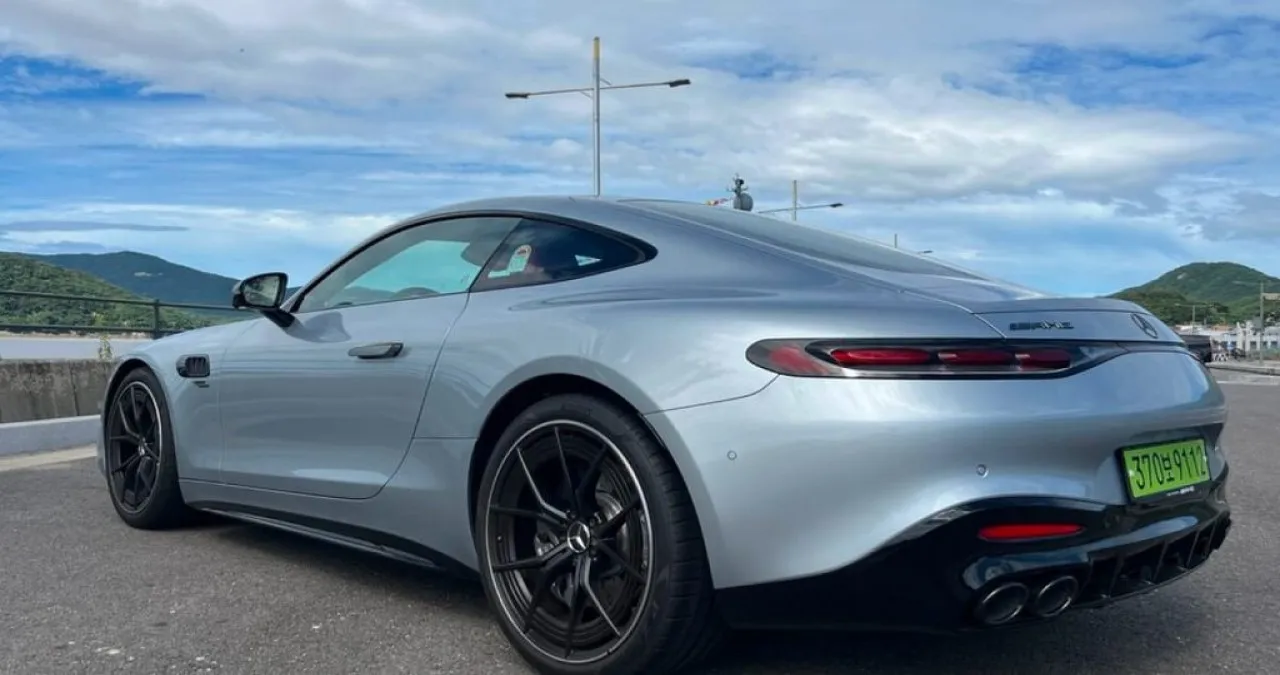 메르세데스 AMG GT43 측후면