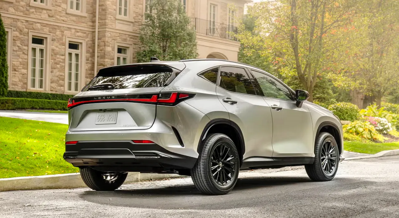 < 렉서스 NX 350h 페이스리프트, 출처 : roadandtrack >