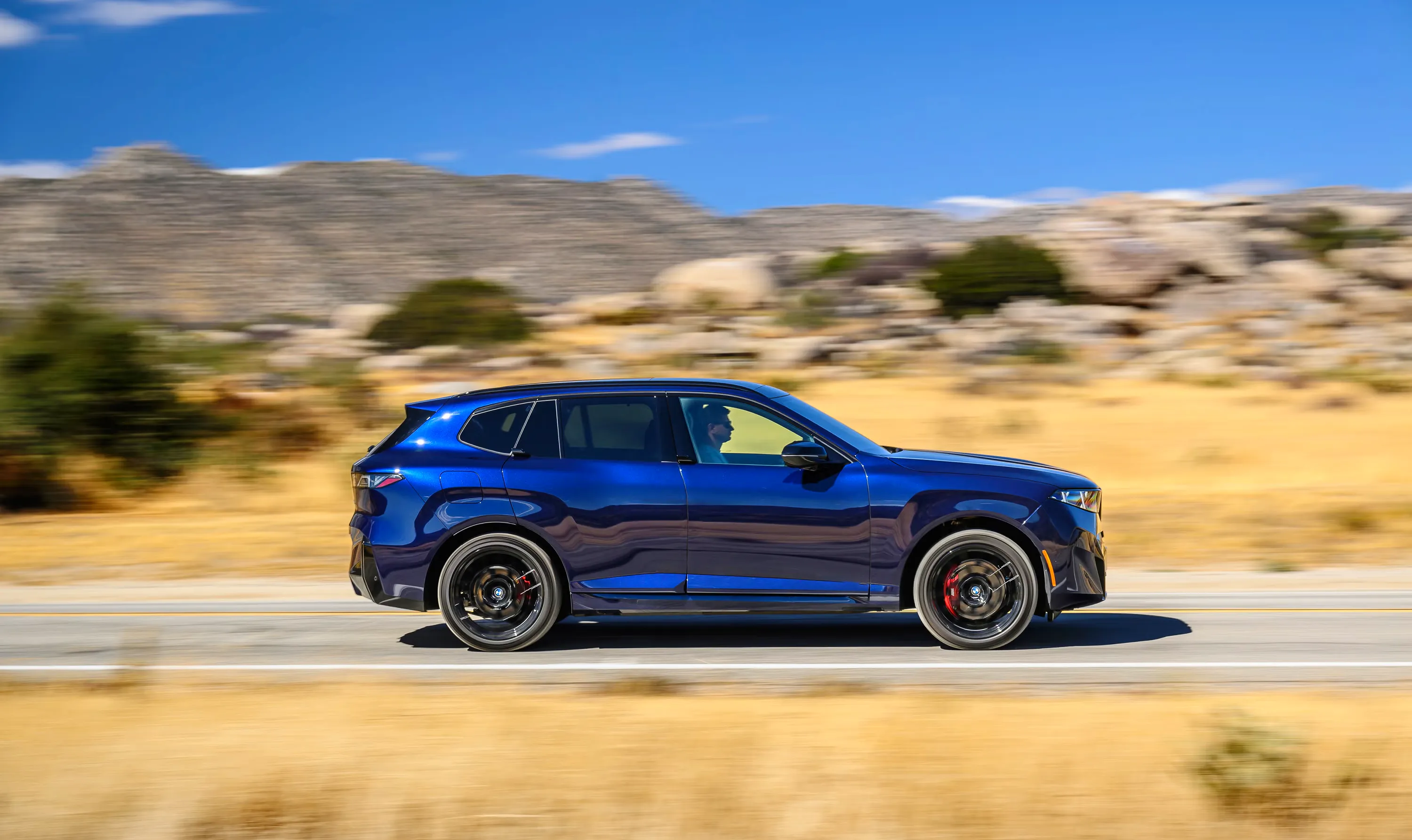 < 신형 BMW X5 풀체인지, 출처 : caranddriver >