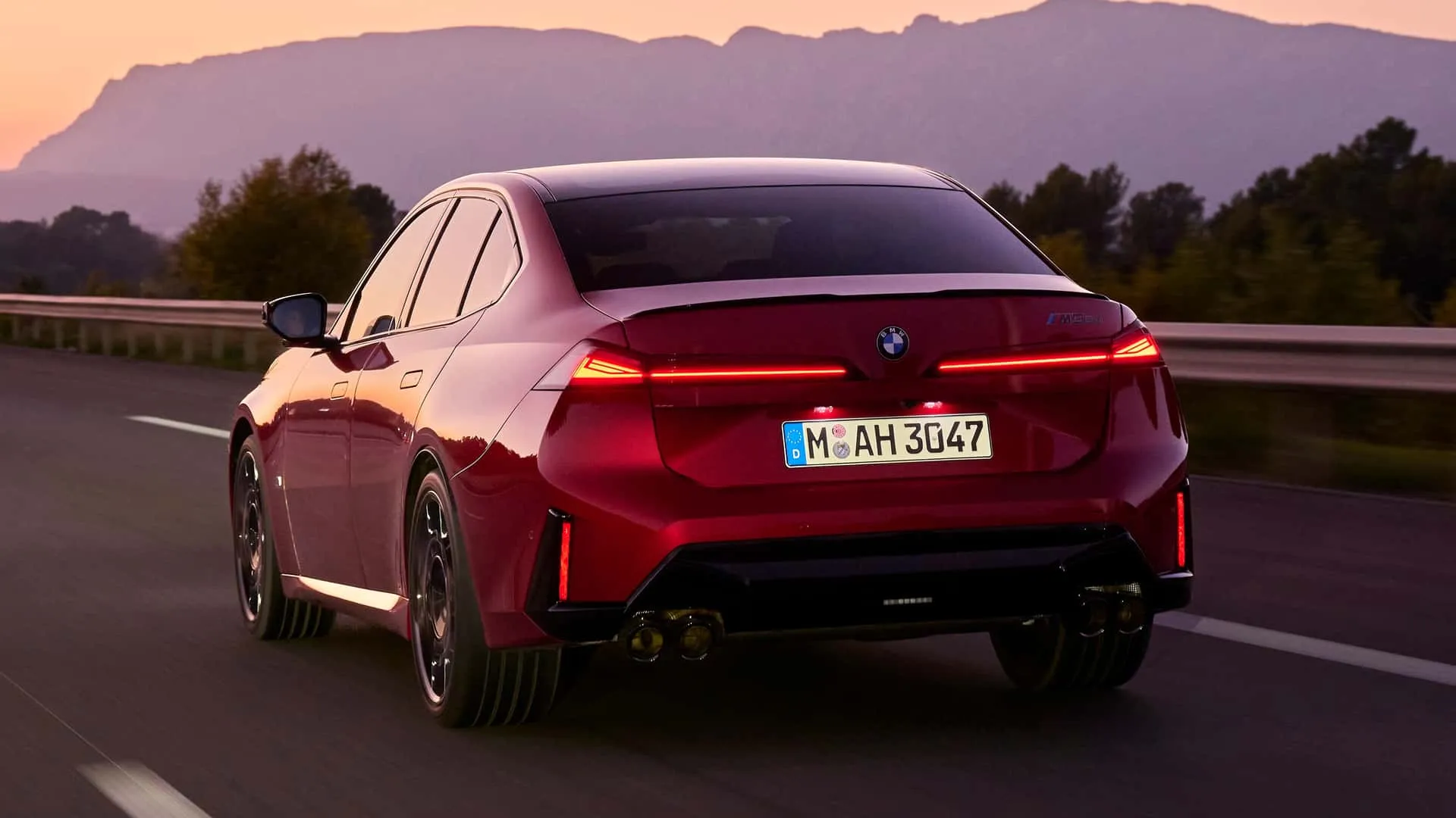 < 신형 BMW 3시리즈 풀체인지 M350 xDrive, 출처 : motor1 >