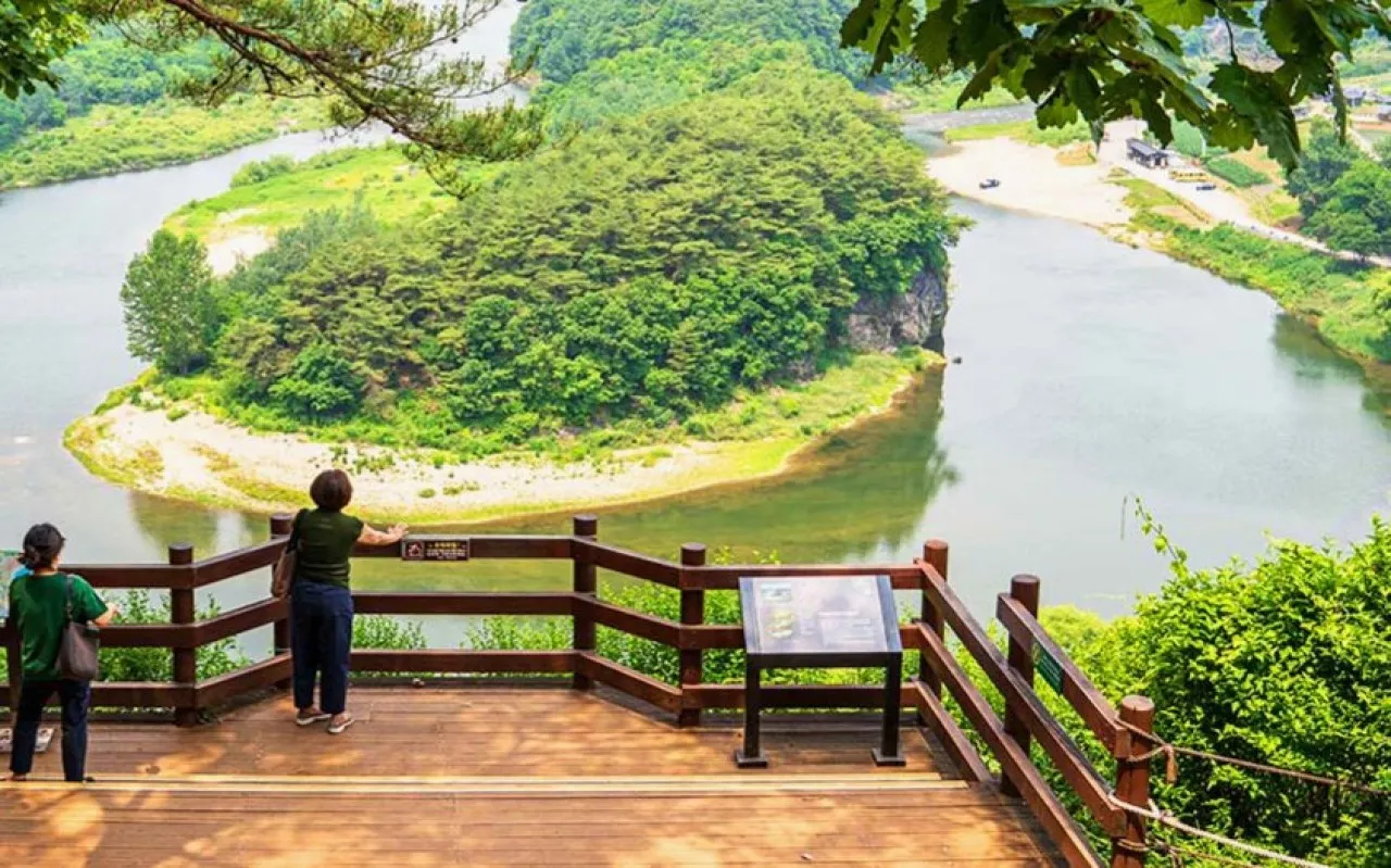 영월 한반도 지형 전망대 / 사진=한국관광공사