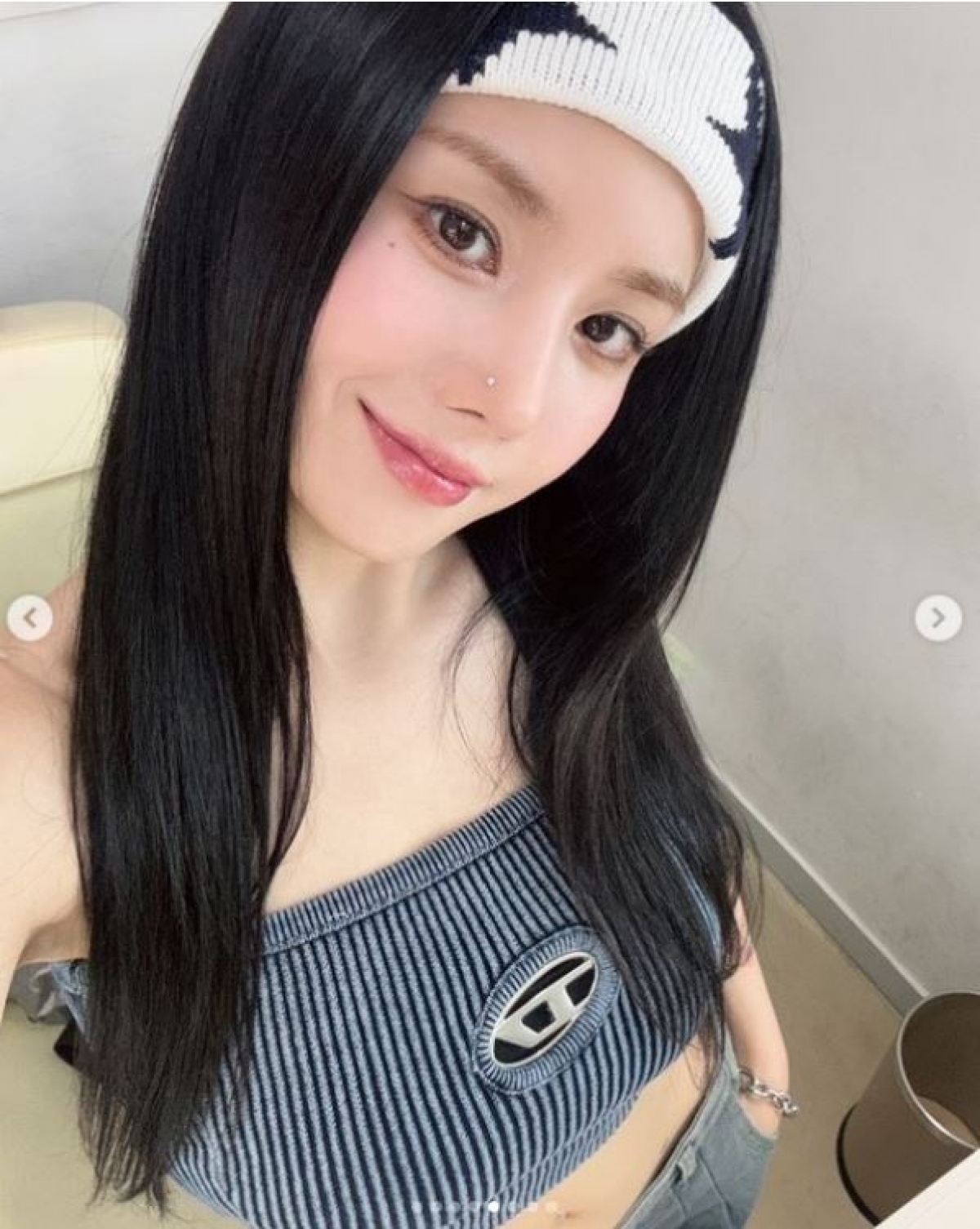 ‘배꼽 피어싱’권은비, 힙한 패션에서도 섹시美 물씬