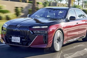 기사로 이동 - 벤틀리, 롤스로이스? BMW 7시리즈의 혁신 앞에선 긴장해야 할걸? 럭셔리 세단의 판도를 뒤흔들 BMW의 야심작, 드디어 모습을 드러내다!