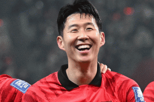 기사로 이동 - 손흥민, PSG 이적설! 이강인과 ‘꿈의 공격 라인’ 구축될까?