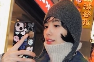 기사로 이동 - 나나, 채종석과 일본 여행중? 시크한 청청패션으로 거리를 활보하며 여행 만끽중...