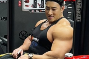 기사로 이동 - ‘연인 폭행 혐의’ 트레이너 황철순 출소…“아랫방에 尹 수감 중“