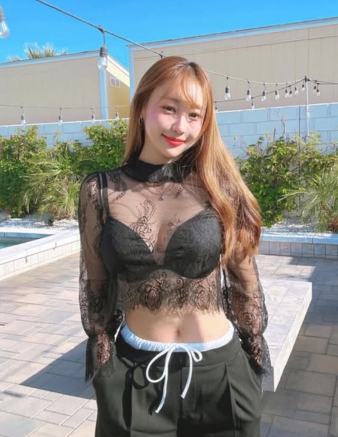 thumbnail - 박지영, 아나운서 퇴직 후 자유인...시스루 파격 란제리 패션 “기절하겠다”