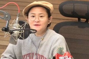 기사로 이동 - “우리 방송 못 나와” 김신영, 플레이브 비하 논란…팬들 사과 요구