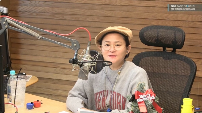 thumbnail - “우리 방송 못 나와” 김신영, 플레이브 비하 논란…팬들 사과 요구