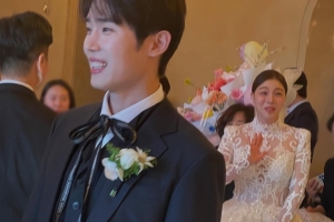 기사로 이동 - 에일리♥최시훈 결혼, 신혼여행은 두바이와 몰디브